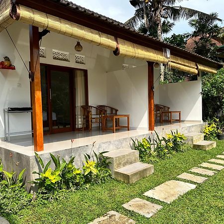 D'Janu Homestay Сидемен Экстерьер фото