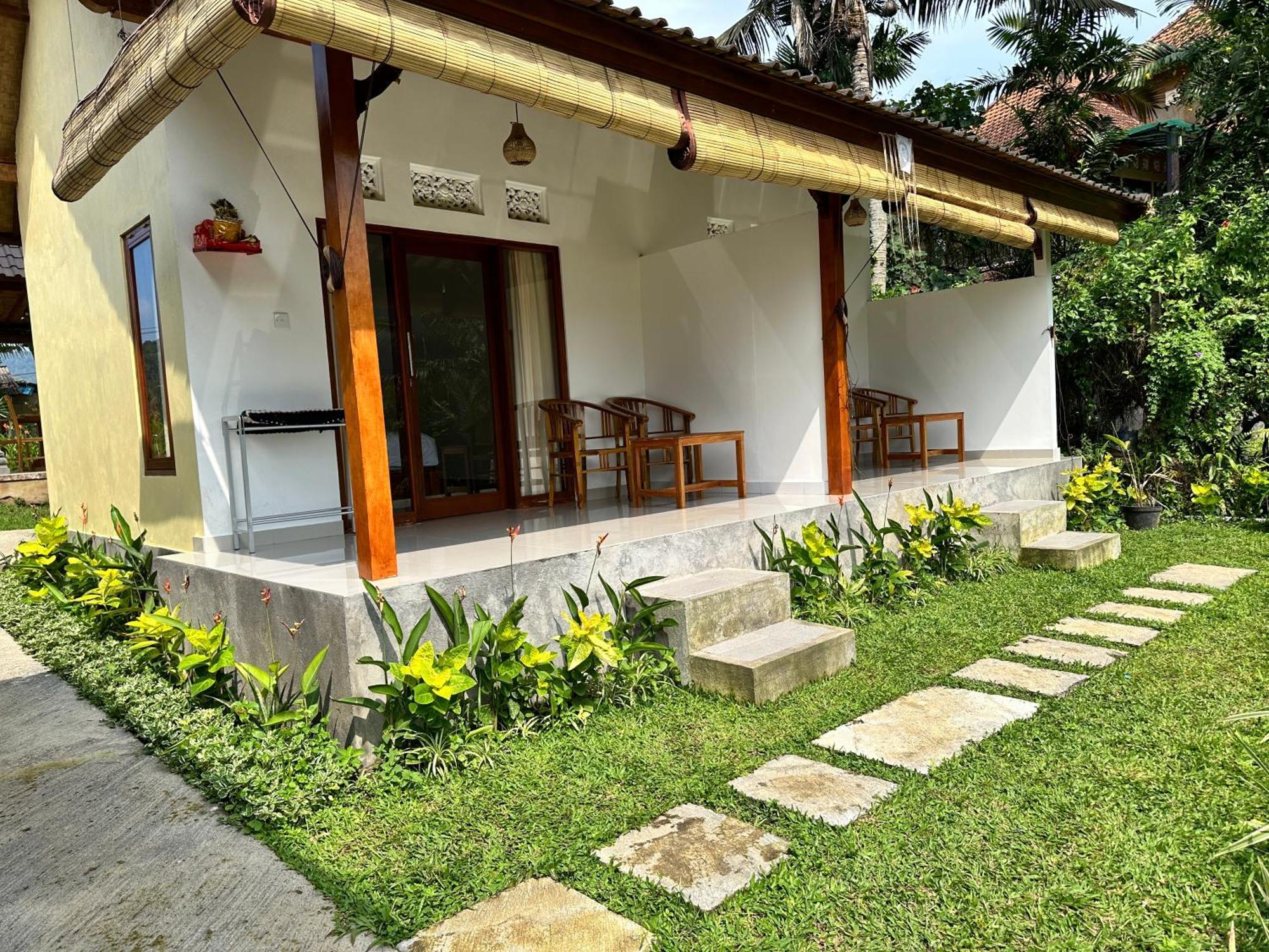 D'Janu Homestay Сидемен Экстерьер фото